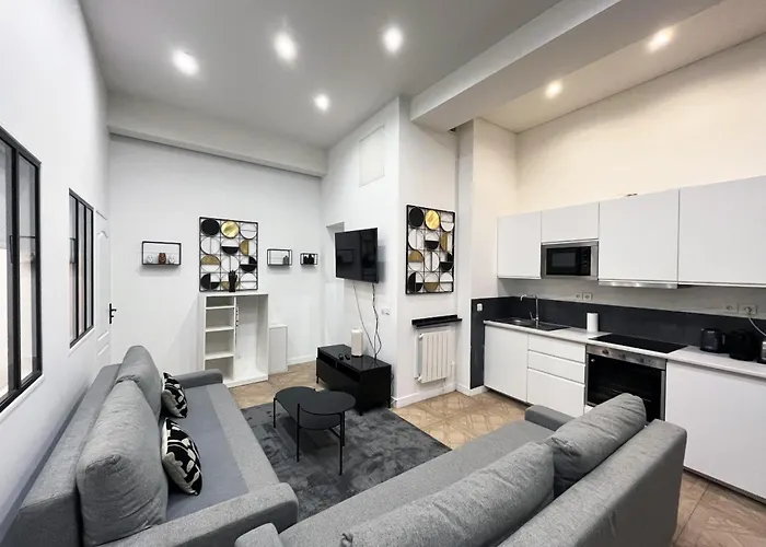 Urban Flat 66 - Pretty 3 Bedroom In *