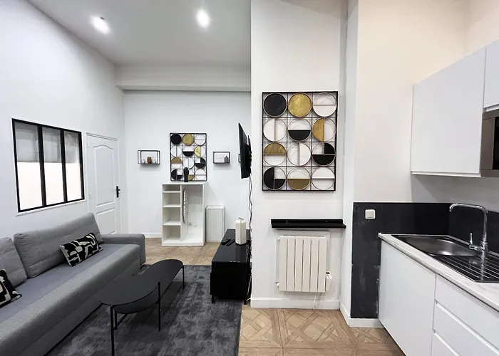 Urban Flat 66 - Pretty 3 Bedroom In *