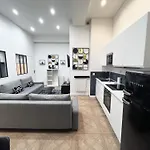 Urban Flat 66 - Pretty 3 Bedroom In *